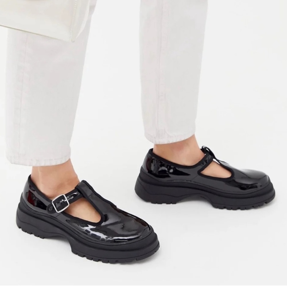 Urban Outfitters Patent Chunky‎ T-Strap Oxford new